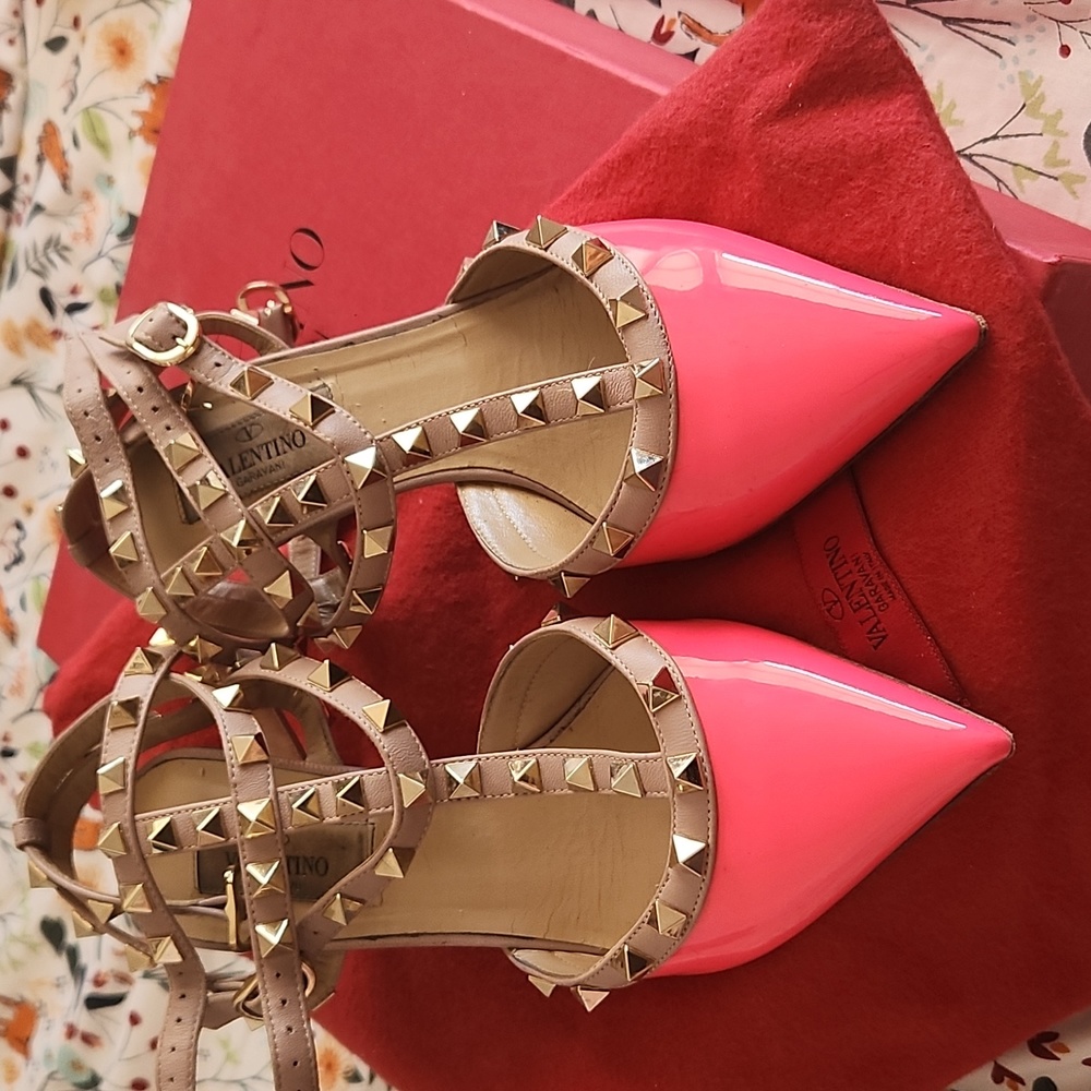 Used Valentino Pink stud